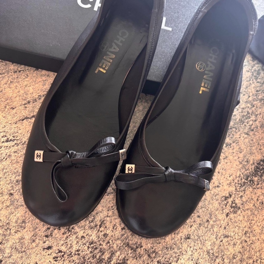 vintage CHANEL Black Loafers with Bows - Picture 2 of 5
